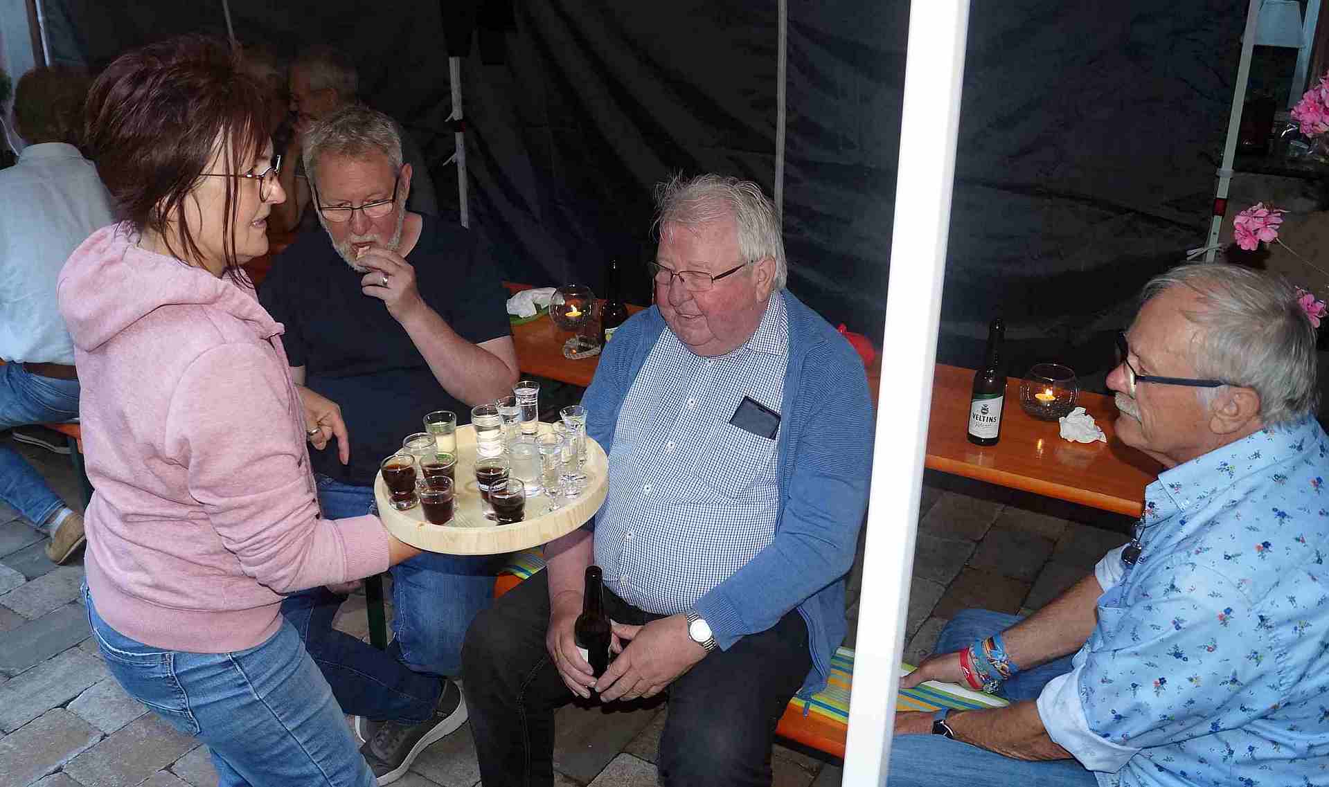 B Schnaps 1 Intetnet